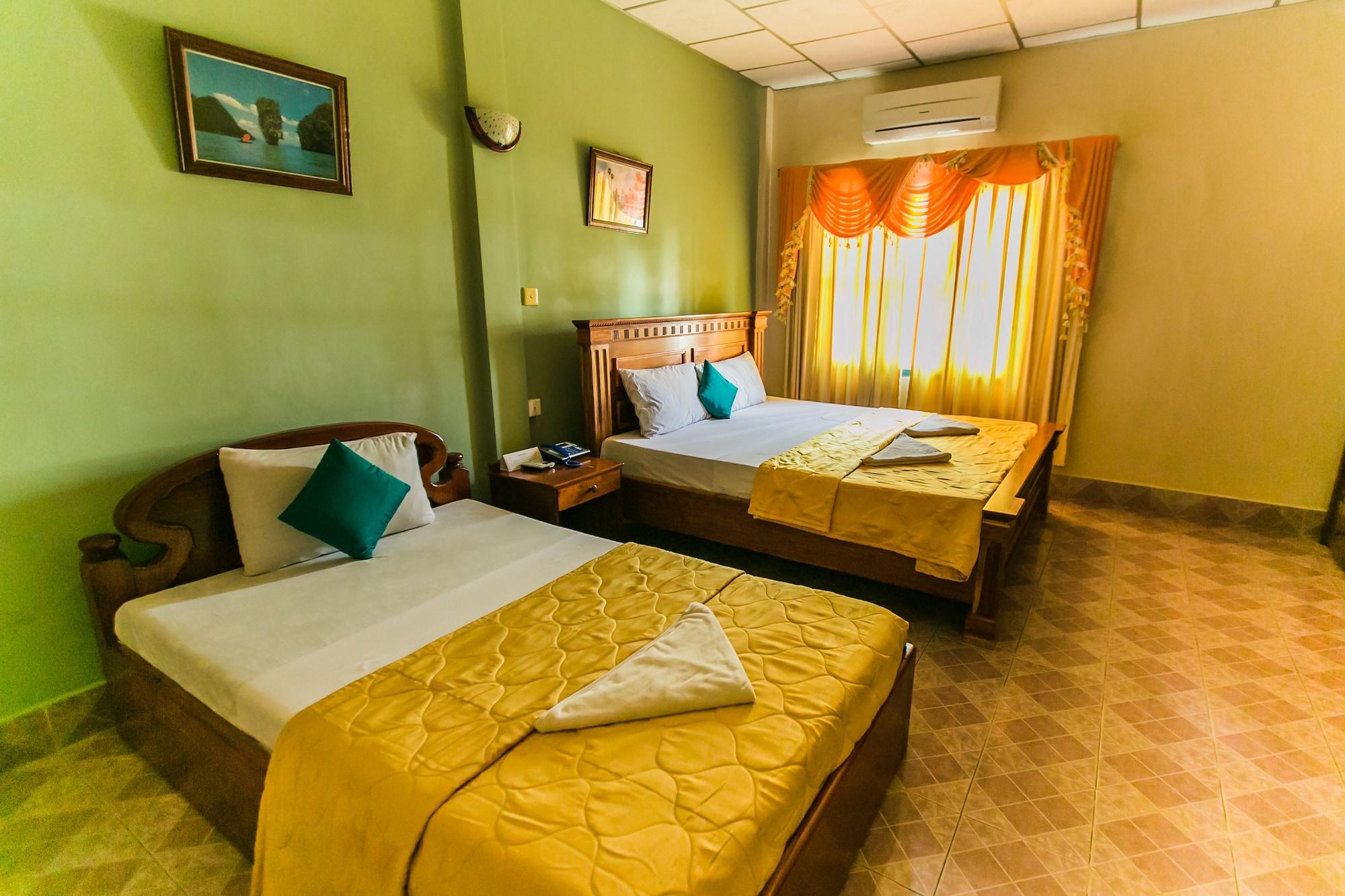 Royal Hotel Battambang Bagian luar foto