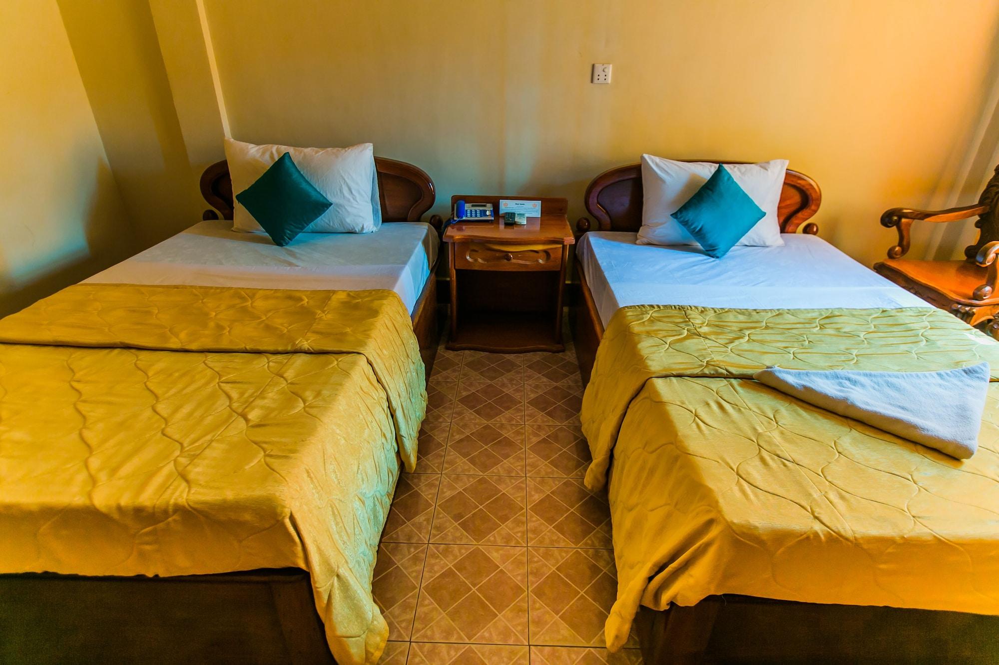 Royal Hotel Battambang Bagian luar foto