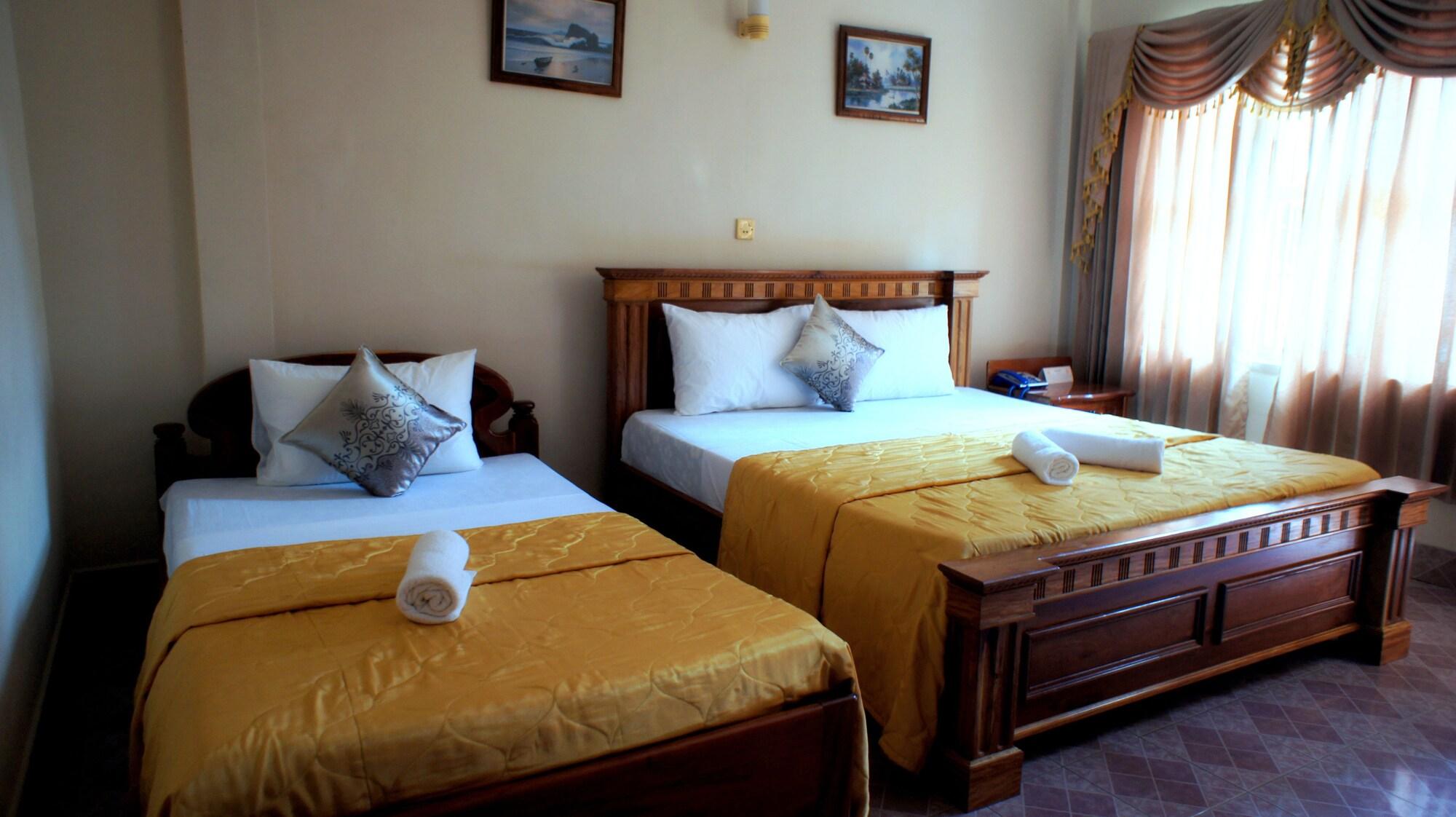 Royal Hotel Battambang Bagian luar foto