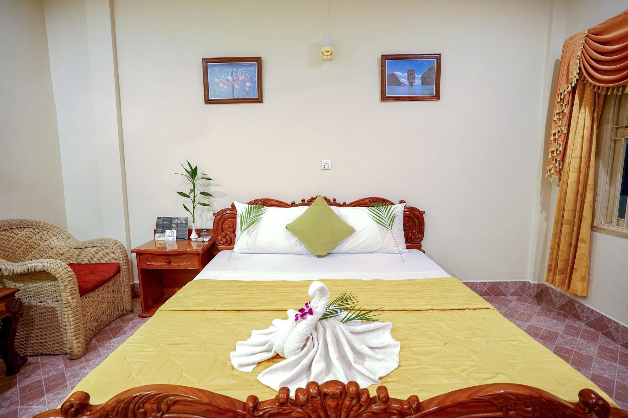 Royal Hotel Battambang Bagian luar foto