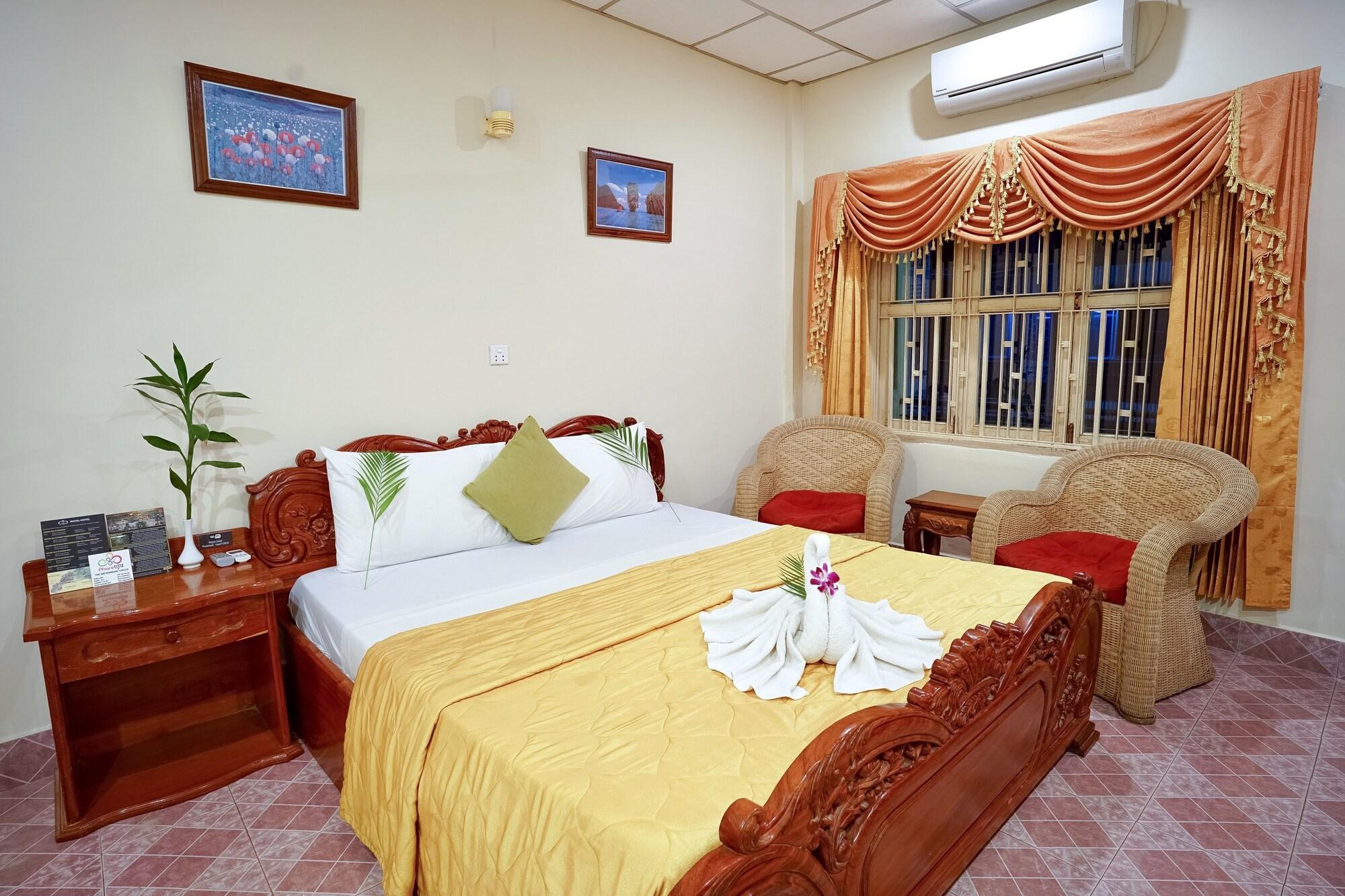 Royal Hotel Battambang Bagian luar foto