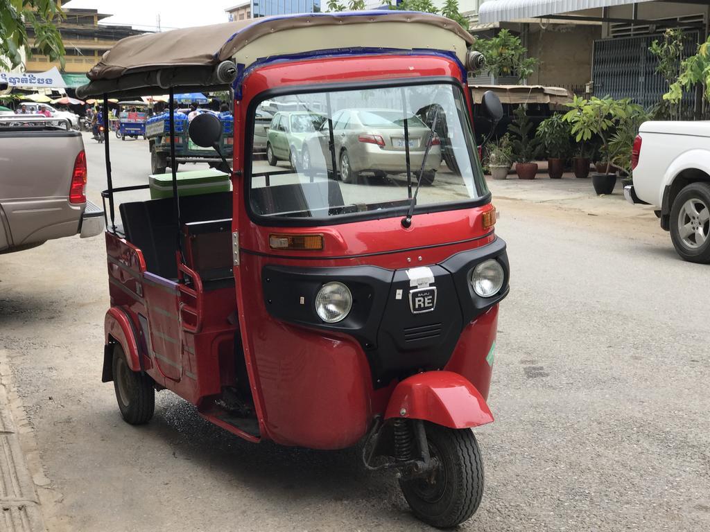Royal Hotel Battambang Bagian luar foto