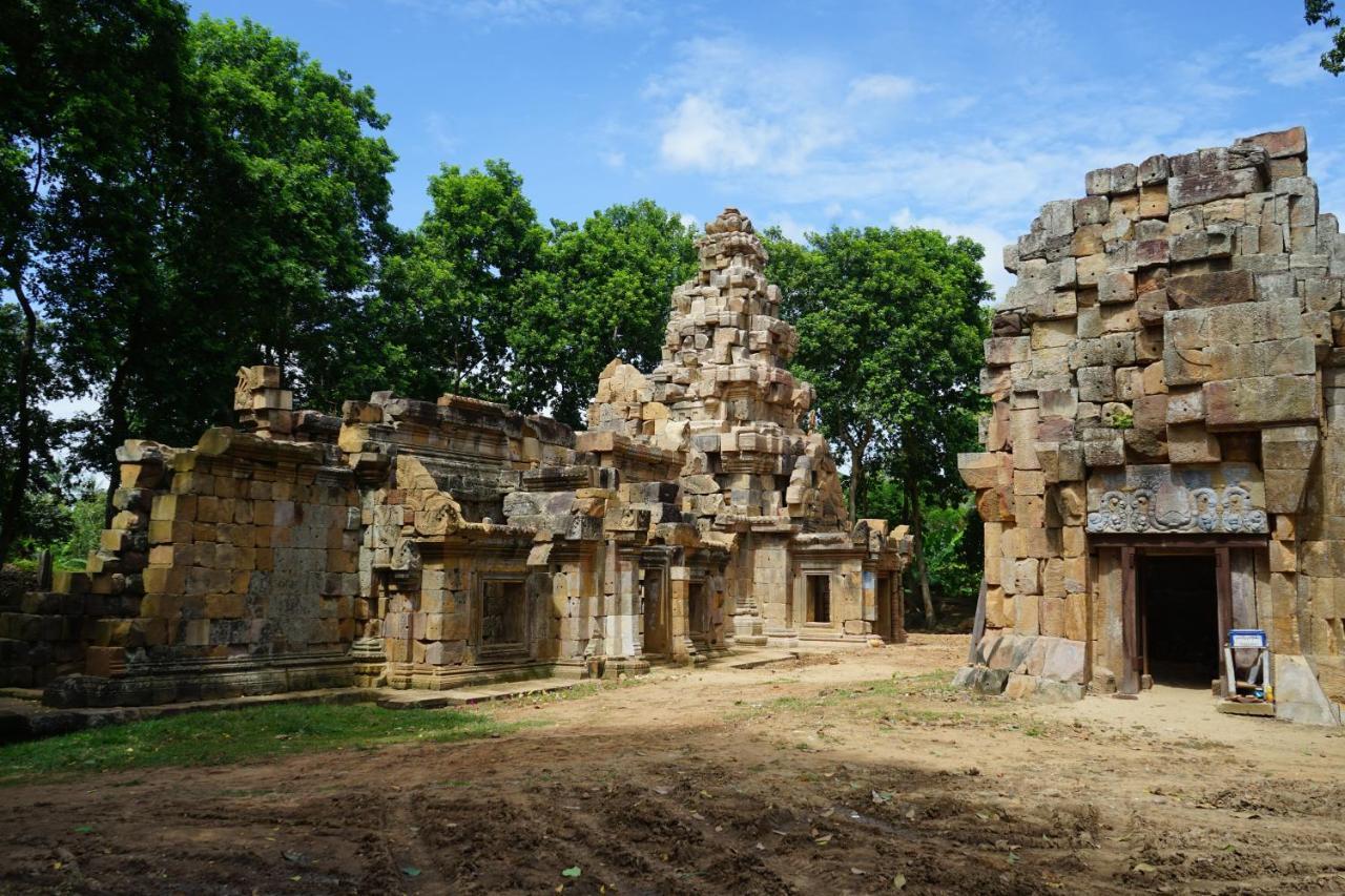 Royal Hotel Battambang Bagian luar foto