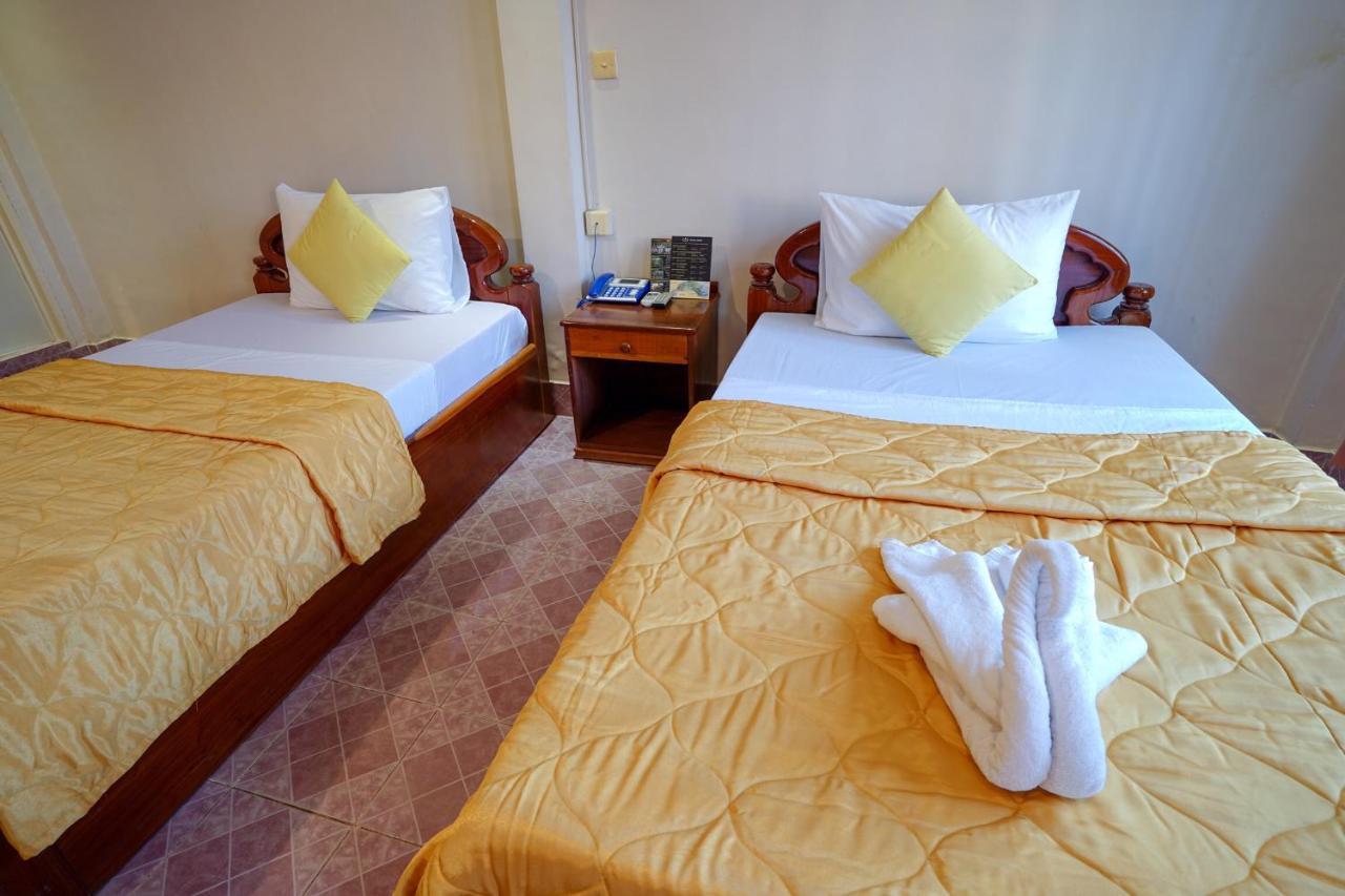 Royal Hotel Battambang Bagian luar foto