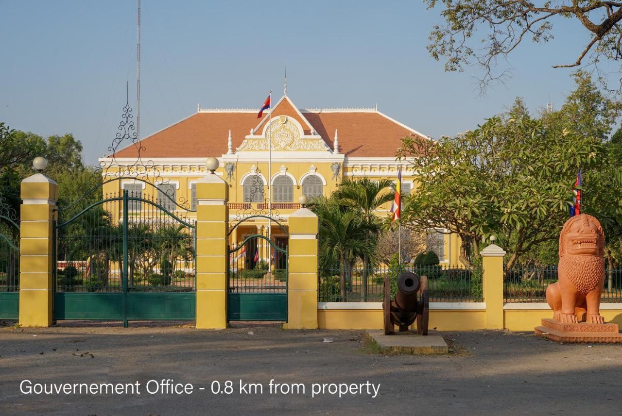 Royal Hotel Battambang Bagian luar foto