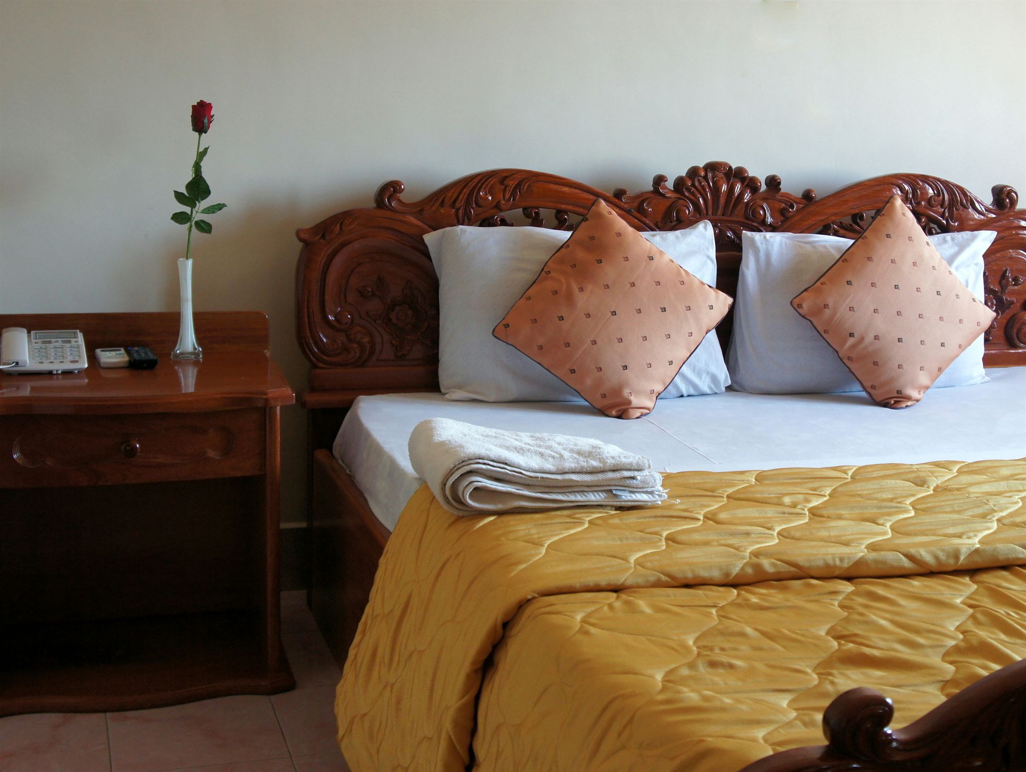 Royal Hotel Battambang Bagian luar foto