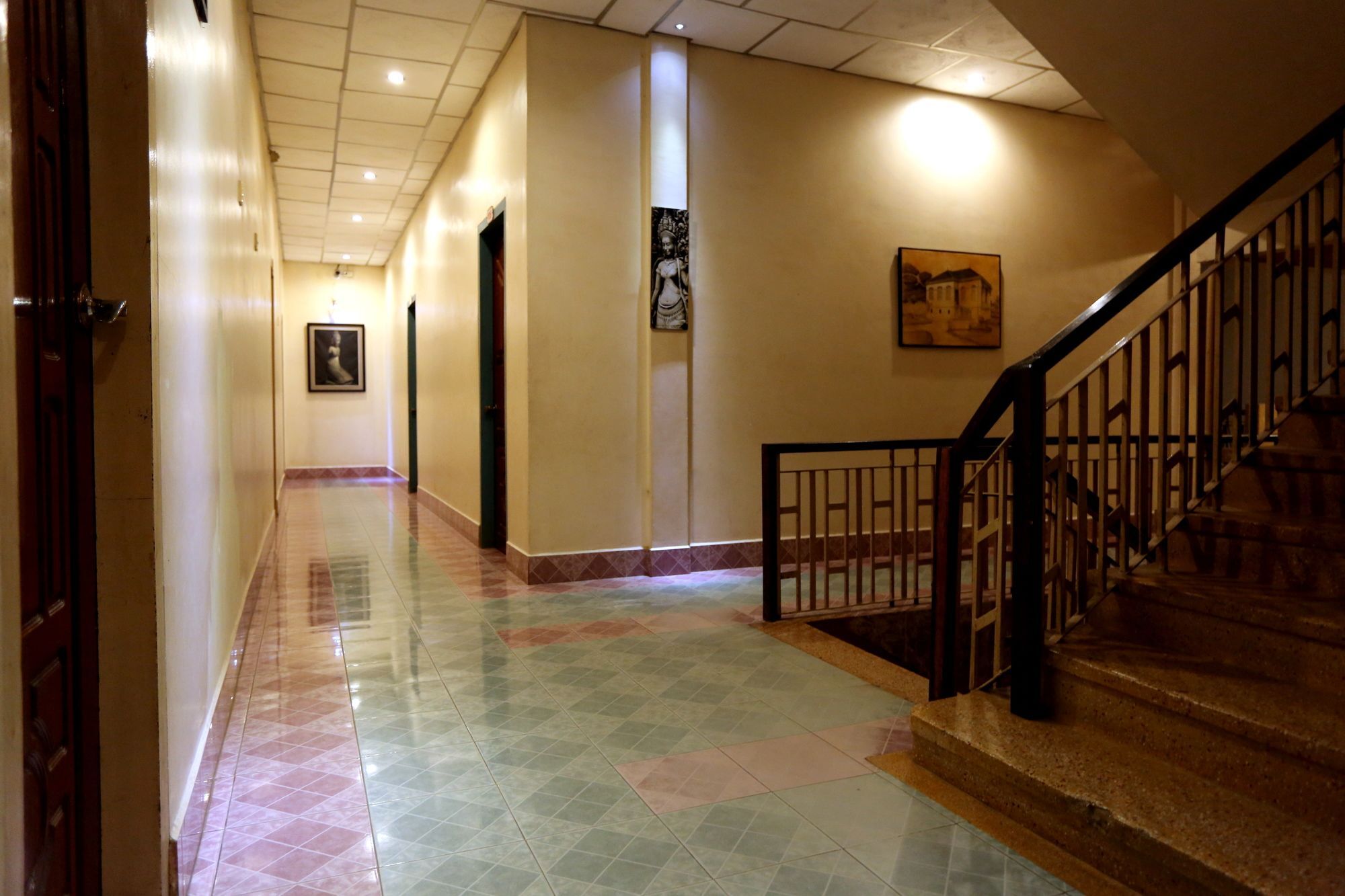 Royal Hotel Battambang Bagian luar foto