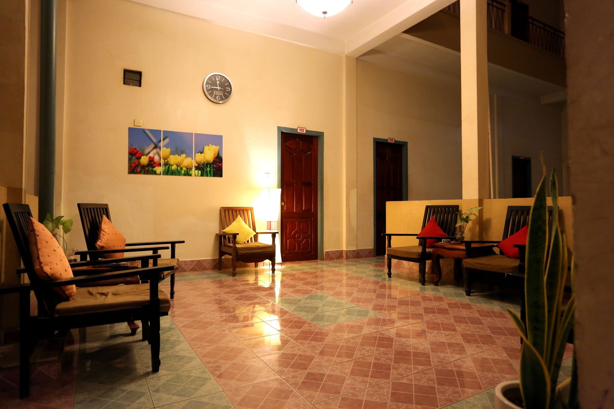 Royal Hotel Battambang Bagian luar foto