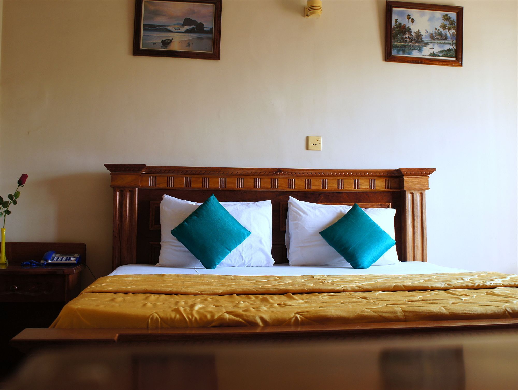 Royal Hotel Battambang Bagian luar foto
