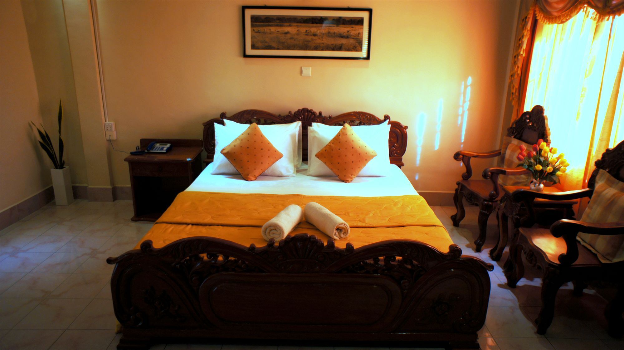 Royal Hotel Battambang Bagian luar foto