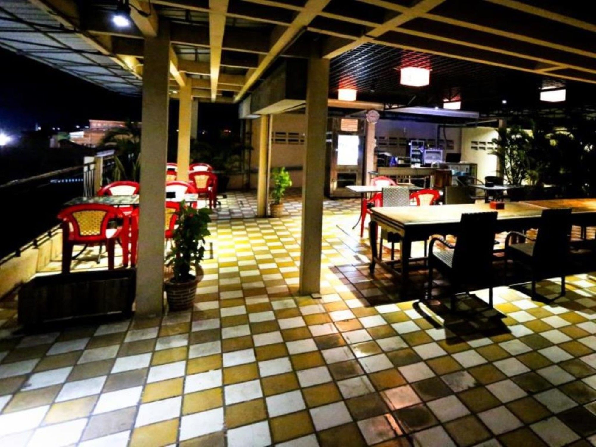Royal Hotel Battambang Bagian luar foto